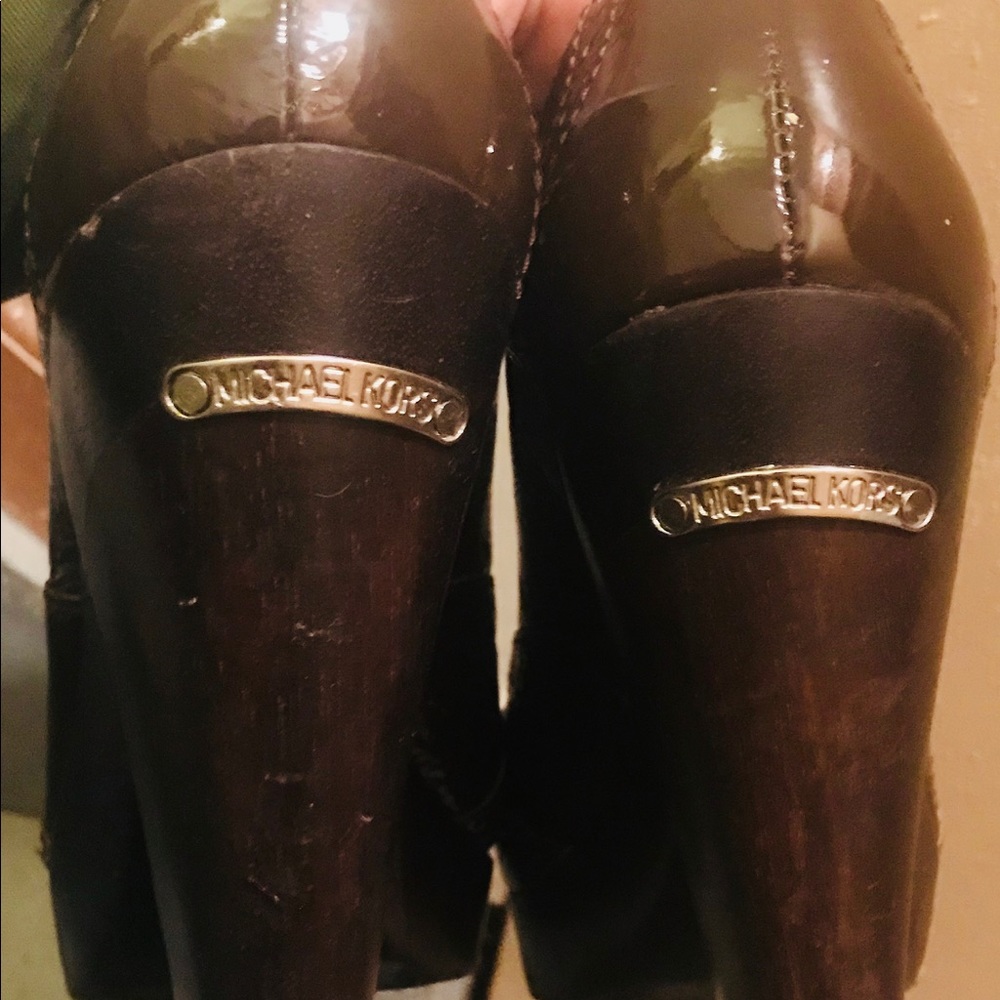Shoes - Picture 4 of 4